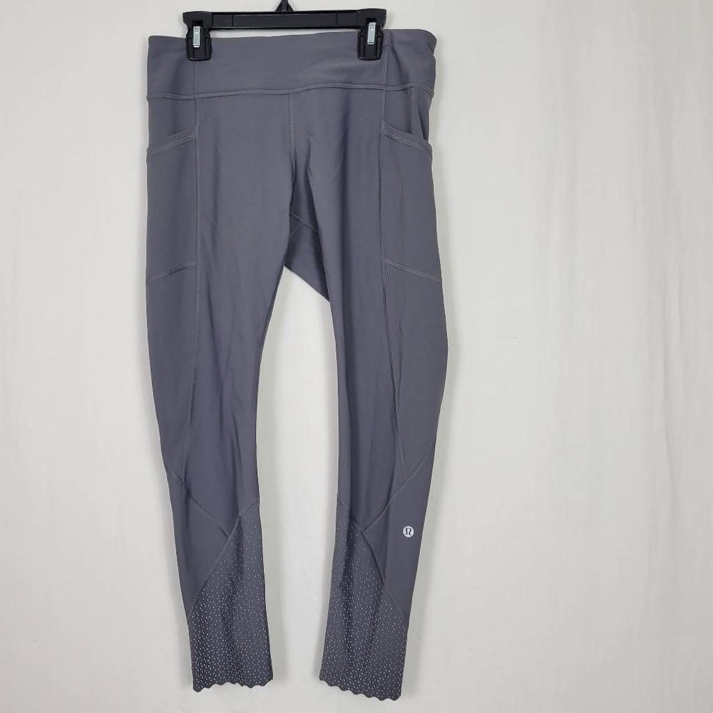 Lululemon Tight Stuff Side Pocket Reflective Dot Scalloped Hem Cropped Sz8 grey